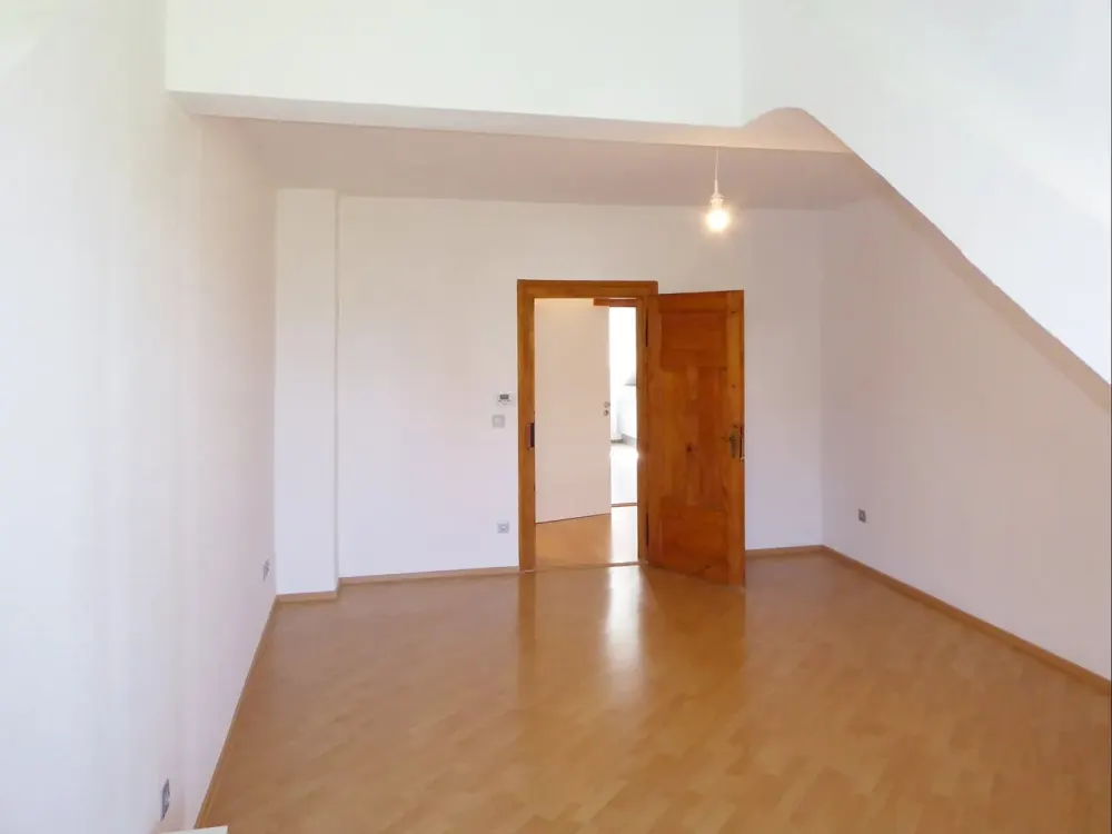 4-ZI-WOHNUNG MIT EBK IM 4. OG OHNE LIFT-OHNE BALKON IN JUGENDSTILHAUS IN RUHIGER UND ZENTRALER LAGE