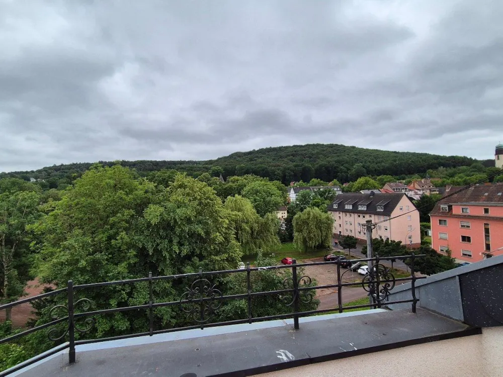 Bright Large Apartment with Roof Terrace and Fitted Kitchen in Jägersfreude