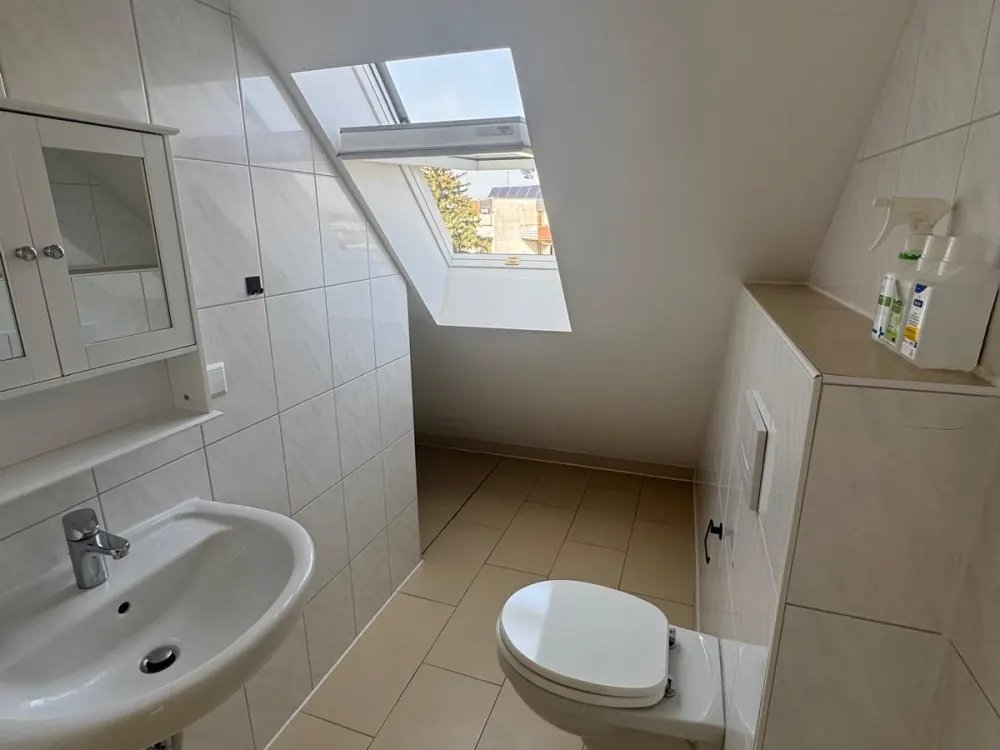 Gemütliche 2-Zimmer-Dachgeschosswohnung, ideal für Singles/Paare