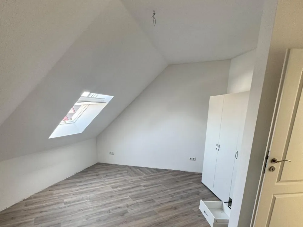 Gemütliche 2-Zimmer-Dachgeschosswohnung, ideal für Singles/Paare