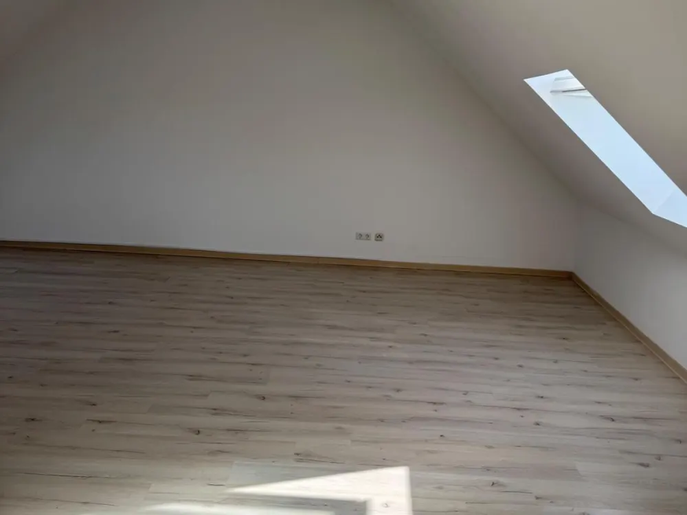Gemütliche 2-Zimmer-Dachgeschosswohnung, ideal für Singles/Paare