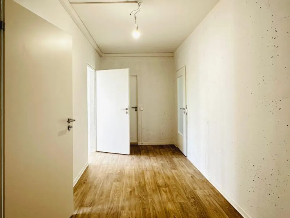 3-Room Apartment with Elevator, Arrive Relaxed!