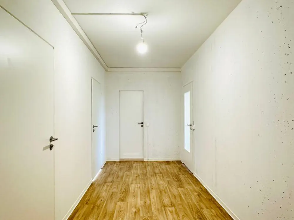 3-Room Apartment with Elevator, Arrive Relaxed!