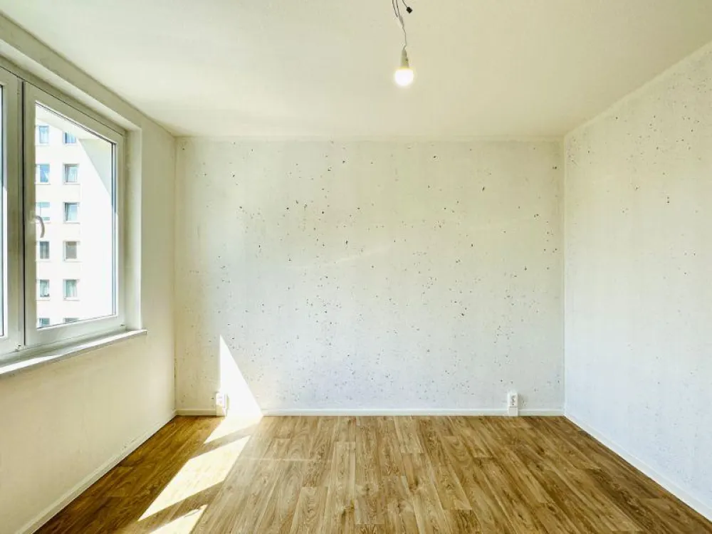 3-Room Apartment with Elevator, Arrive Relaxed!