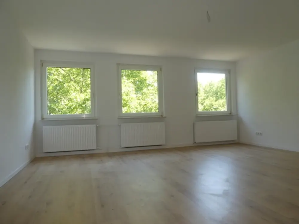 +++ modernisierte 3,5 oder 4,5-Zimmer-Wohnung in zentraler Lage +++