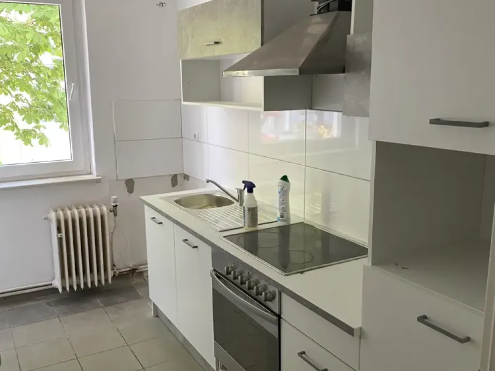 möbliertes WG Zimmer in 4er Mädchen WG - Toplage Westpark !!
