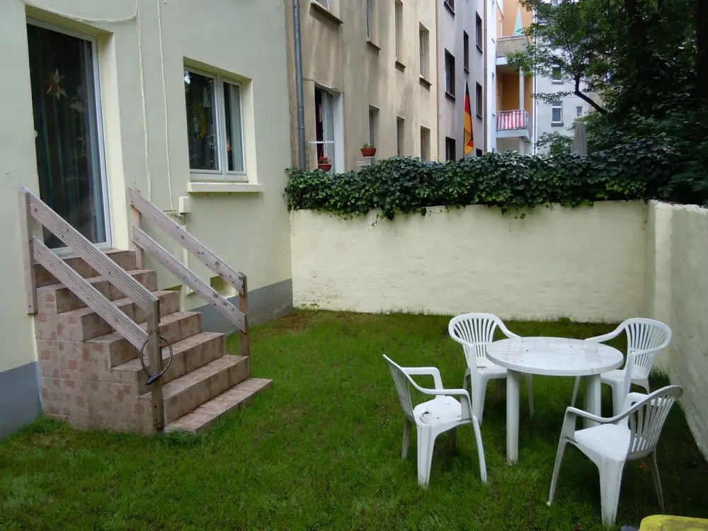 möbliertes WG Zimmer in 4er Mädchen WG - Toplage Westpark !!