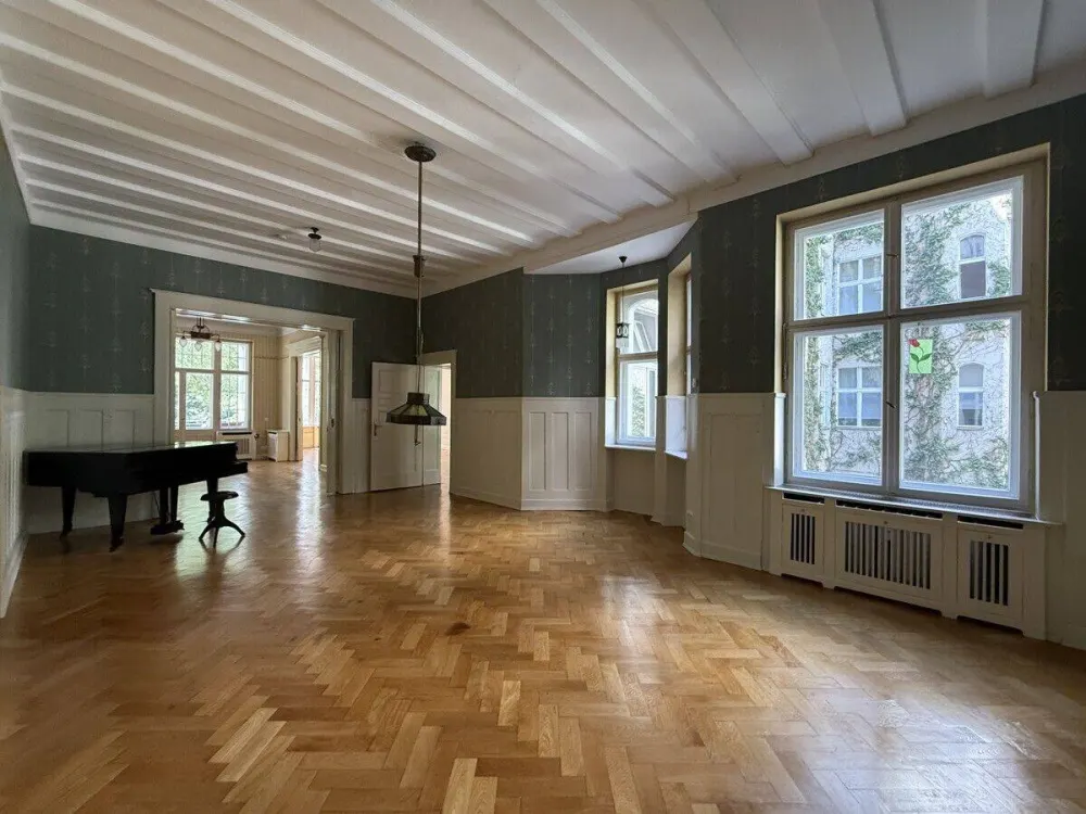 * Im Altbau mit Stil und Charme auf Zeit wohnen - 201m² Wohnfläche, 2 Balkone und in bester Lage *