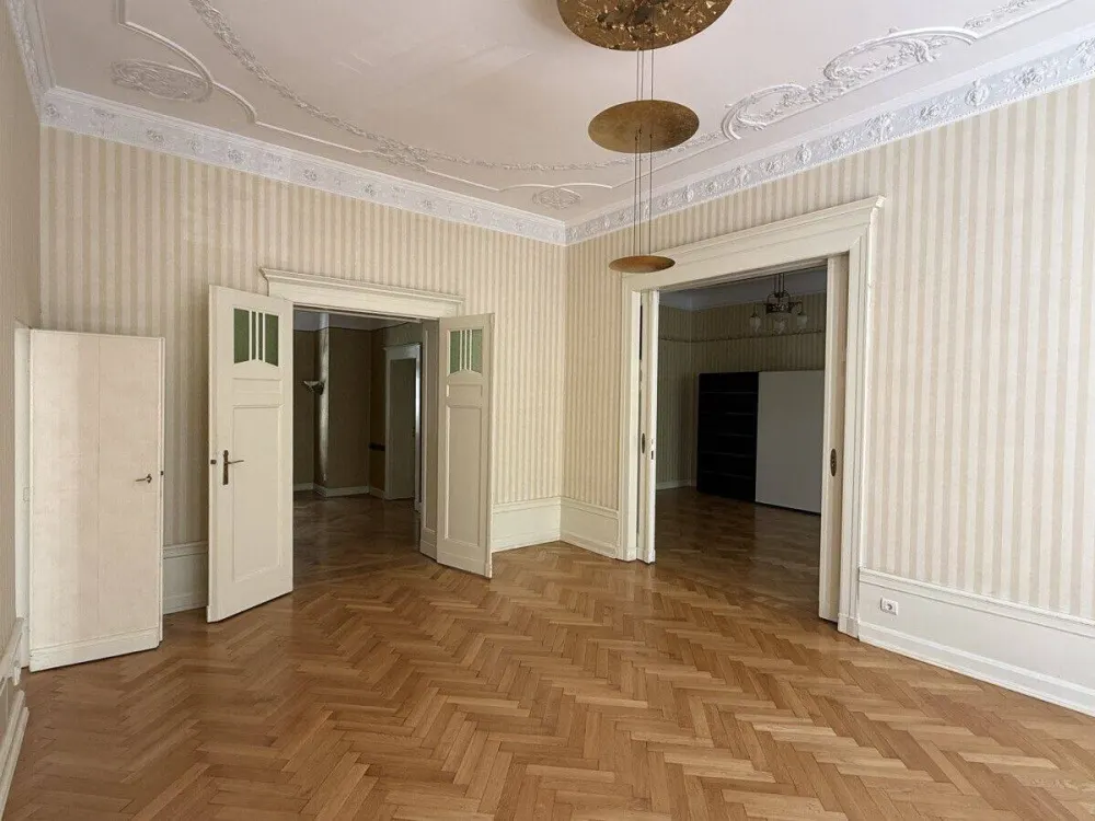 * Im Altbau mit Stil und Charme auf Zeit wohnen - 201m² Wohnfläche, 2 Balkone und in bester Lage *