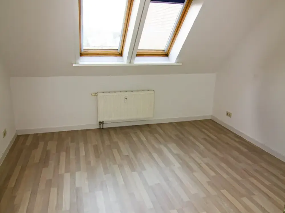 Stilvolle, gepflegte 3-Zimmer-Dachgeschosswohnung mit Balkon und Einbauküche in Rostock