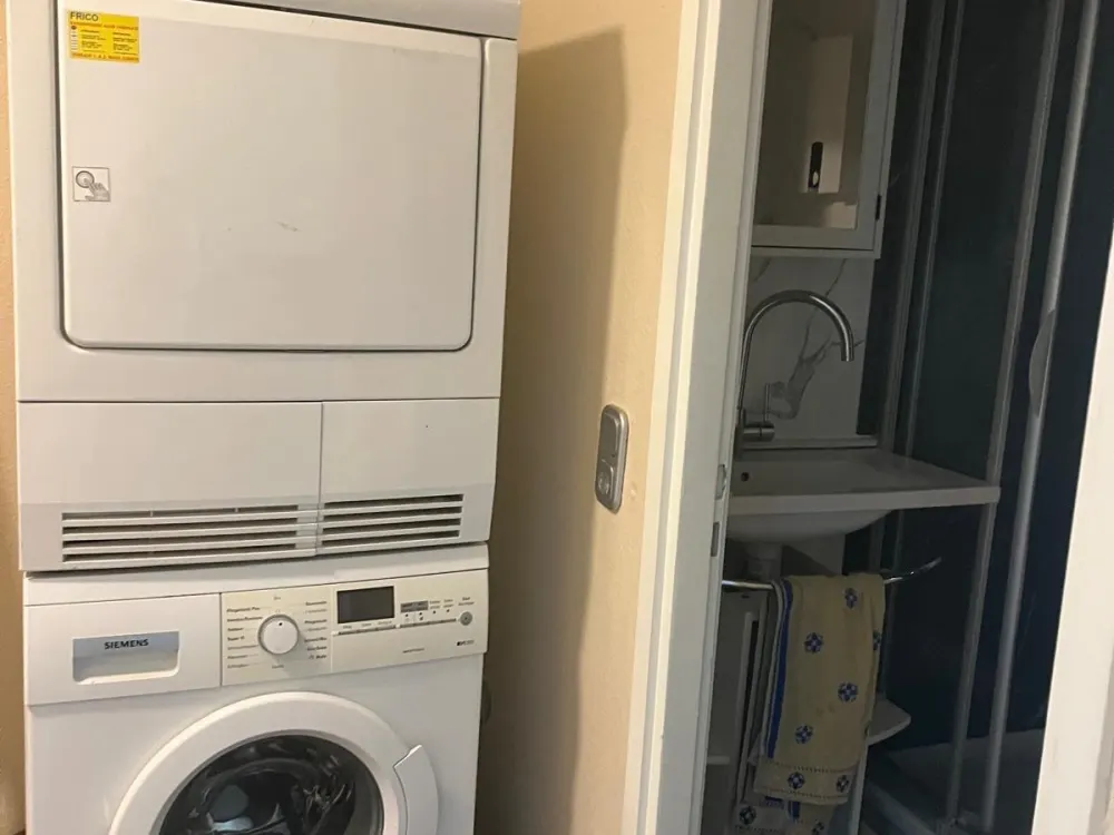 Vollmöblierte Wohnung Regensburger Straße