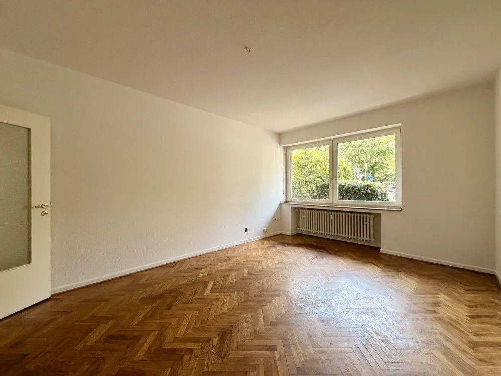 3 Zimmer Altbau mit Balkon in Düsseltal!
