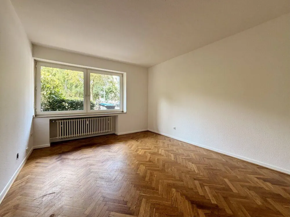 3 Zimmer Altbau mit Balkon in Düsseltal!