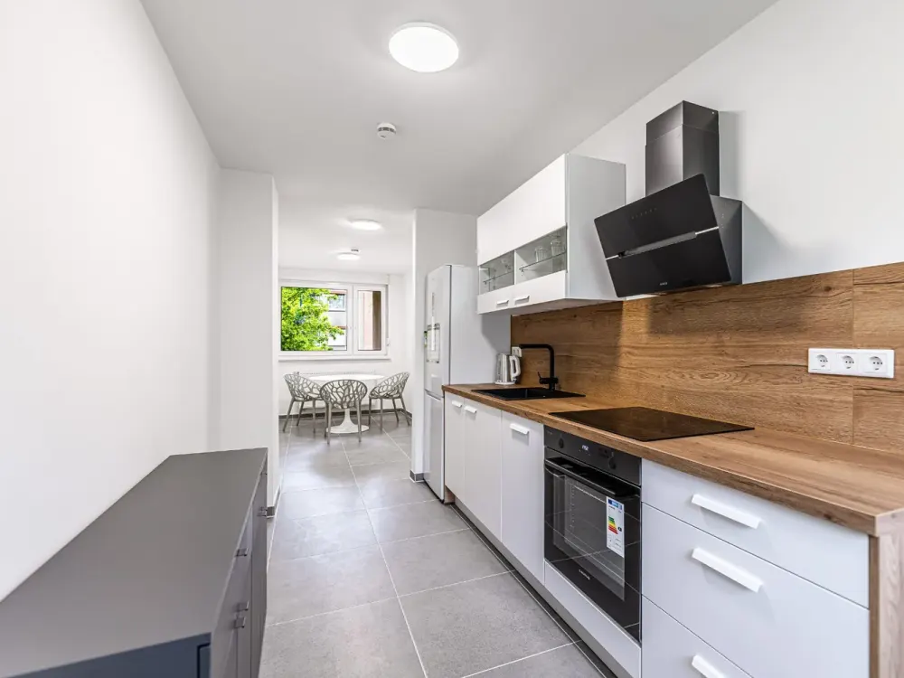 Möbliertes WG Zimmer in modernisierter Wohnung in Nürnberg