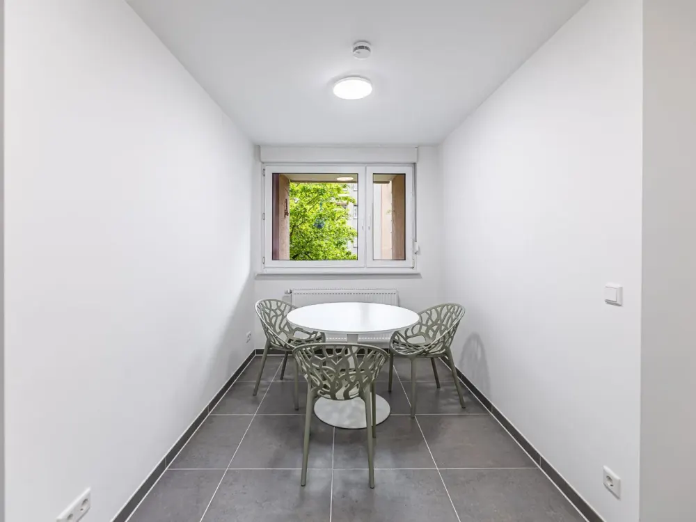 Möbliertes WG Zimmer in modernisierter Wohnung in Nürnberg