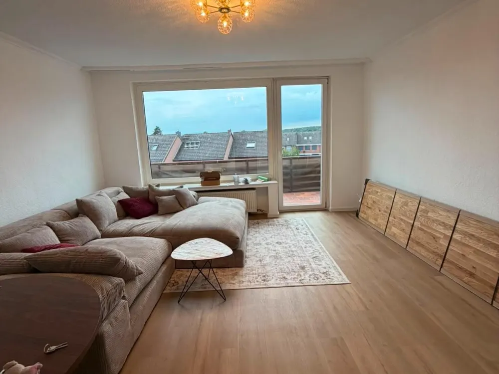 Helle 3-Zimmer Whg mit Balkon, Rollladen und Keller zu vermiete