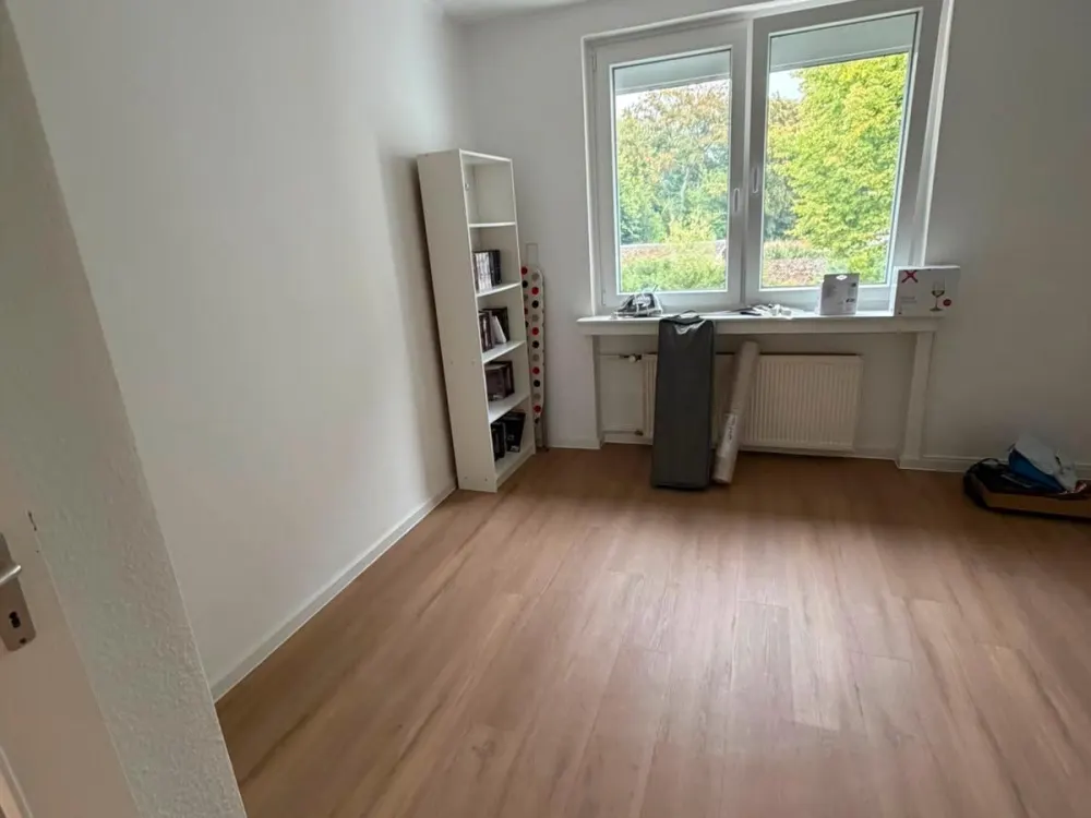 Helle 3-Zimmer Whg mit Balkon, Rollladen und Keller zu vermiete