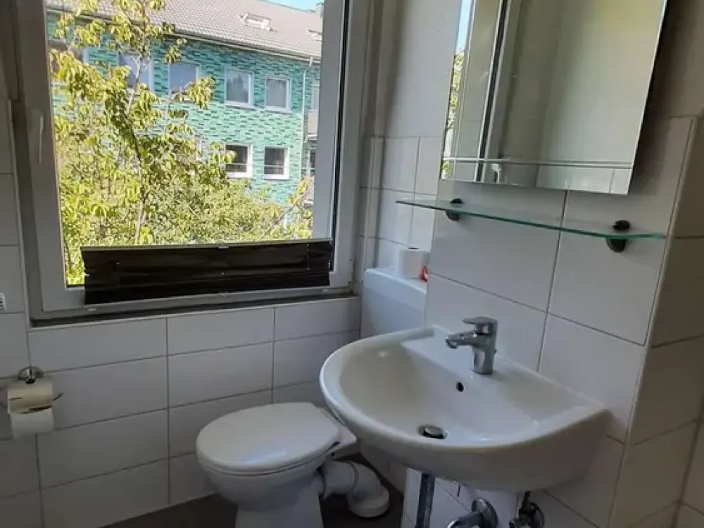 Annenstr. 90, 2. OG 2 schöne 2- Zi.- Whg. zu sofort