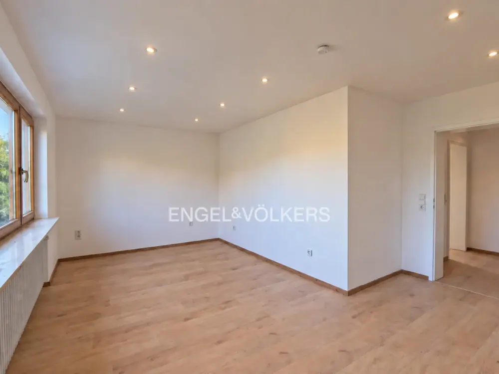 Exklusiv kernsanierte 3-Zimmer-Wohnung mit großzügiger Terrasse