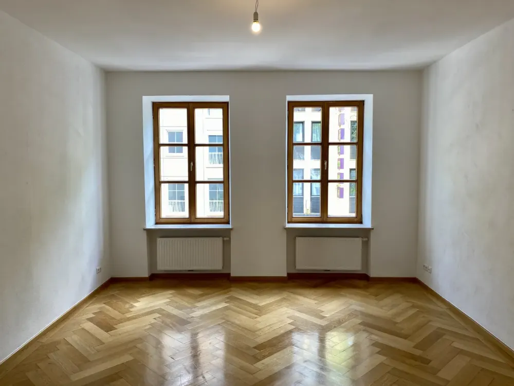 WG - geeignete 4 Zimmer Wohnung in der Schillerstr. ab 01.11.