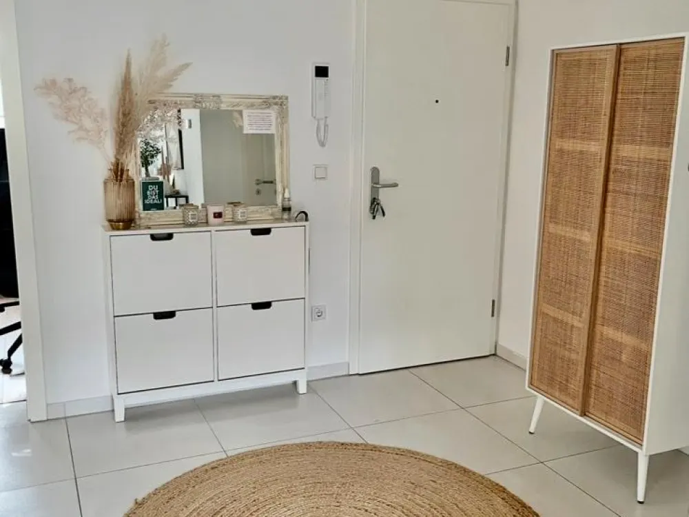 Moderne helle Wohnung mit EBK und Garage in ruhiger Lage