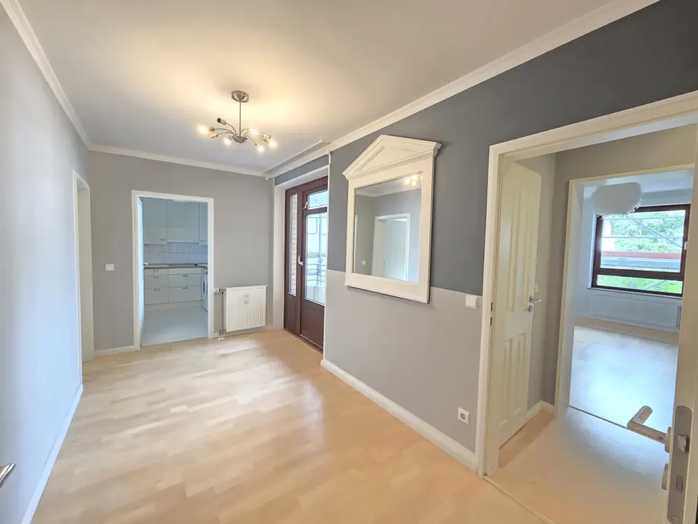 Top location just minutes to Alster corner Bellevue Winterhude with 3 balconies