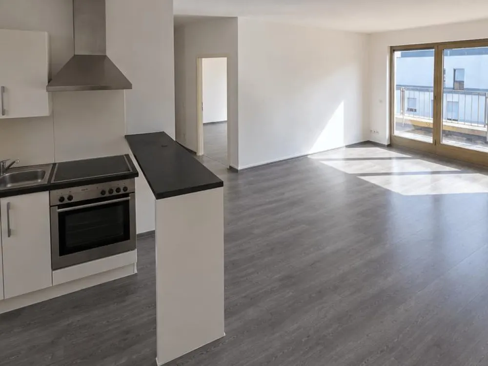 Helle 2-Zimmer Wohnung mit Terrasse und Skyline Blick