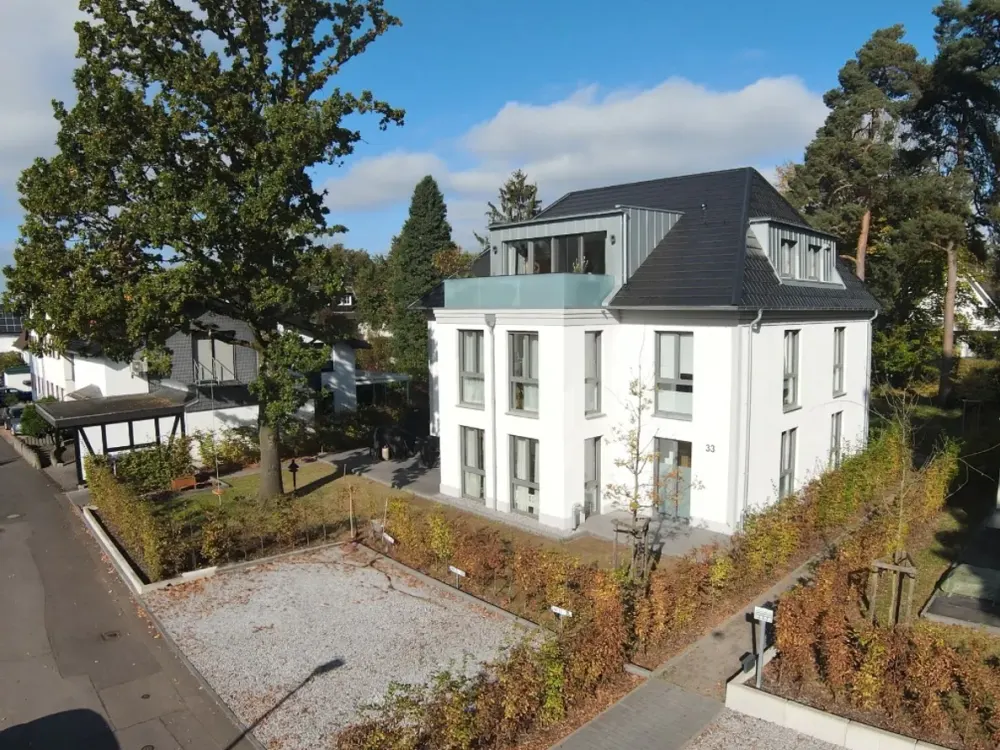 High-Quality Ground Floor Apartment with Private Garden & 3 Terraces