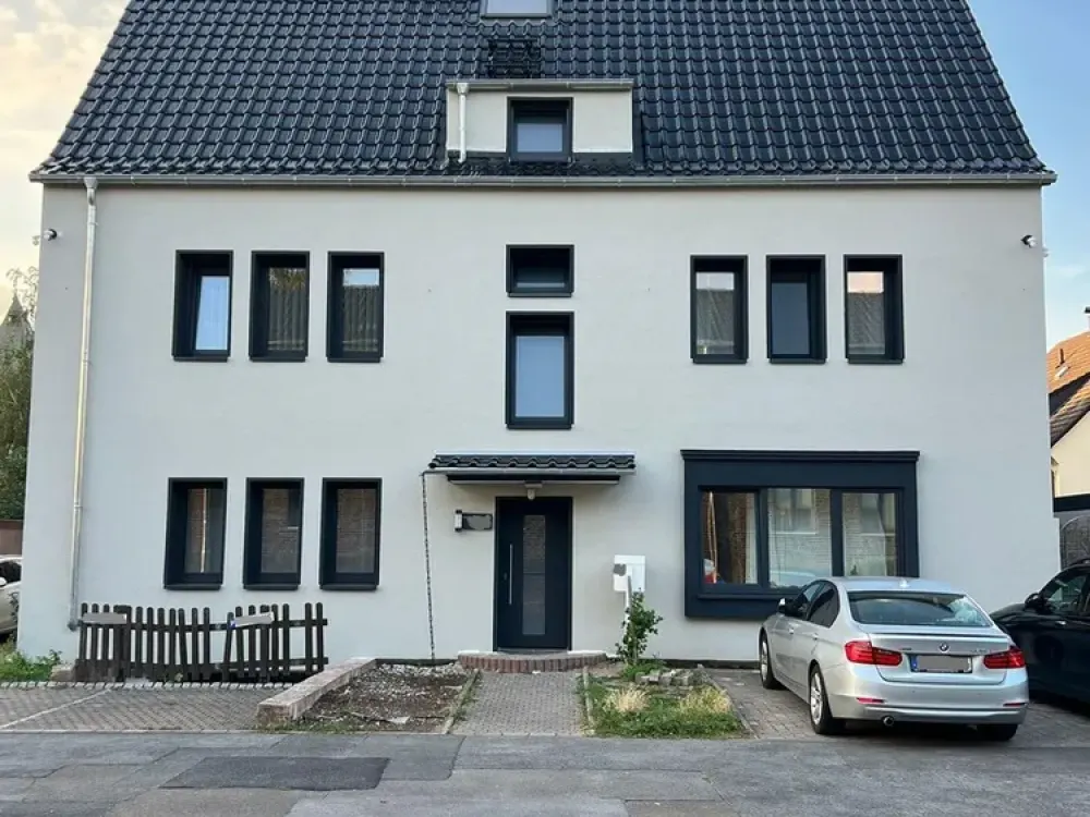 Freshly Modernized 2.5-Room Attic Apartment in Dortmund-Brackel - Available Immediately