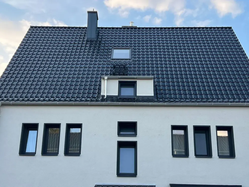 Freshly Modernized 2.5-Room Attic Apartment in Dortmund-Brackel - Available Immediately