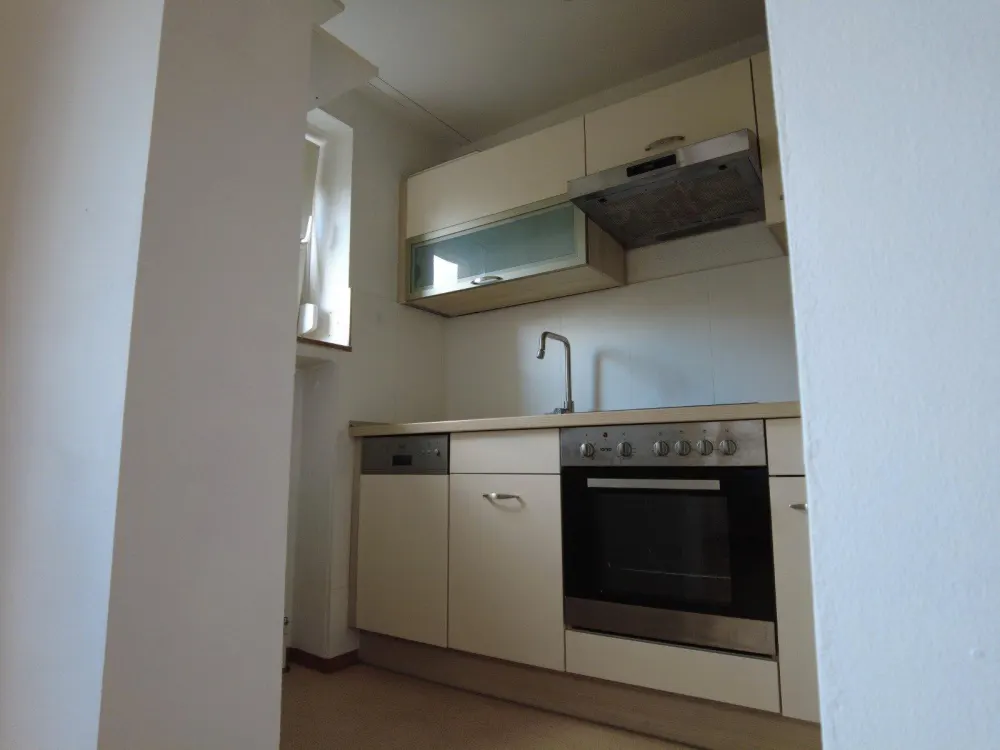 2-Zimmer-Wohnung (650 Kalt).Aufzug, Einbauküche & Stellplatz (50)