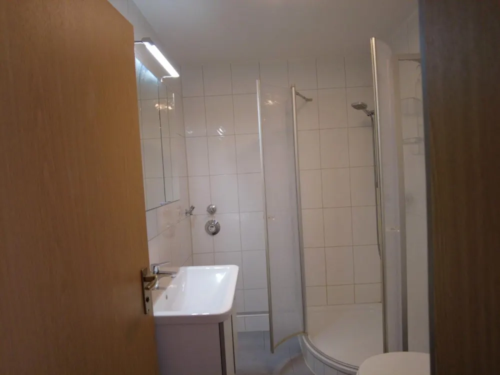 2-Zimmer-Wohnung (650 Kalt).Aufzug, Einbauküche & Stellplatz (50)