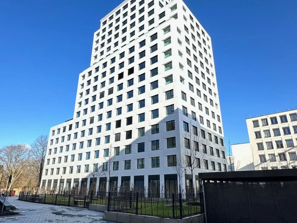 Wohnen im Adlerhorst: Erstbezug 3-Zi-Wohnung mit Loggia