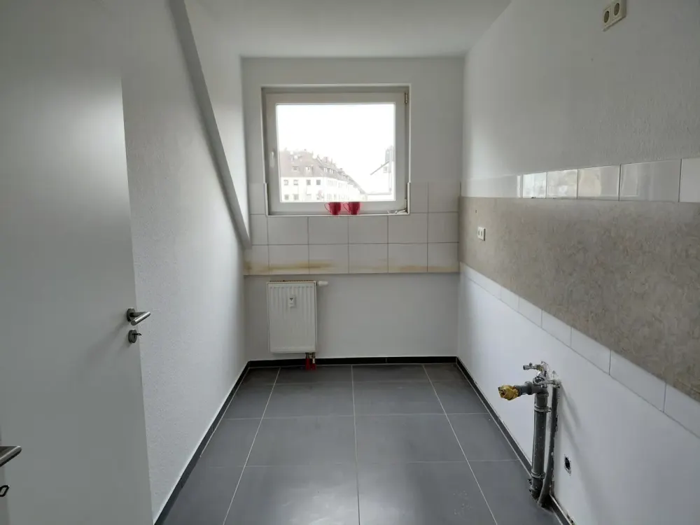 Großzügige Wohnung in Citynähe 2-Zimmer-Wohnung mit Balkon und Aufzug!