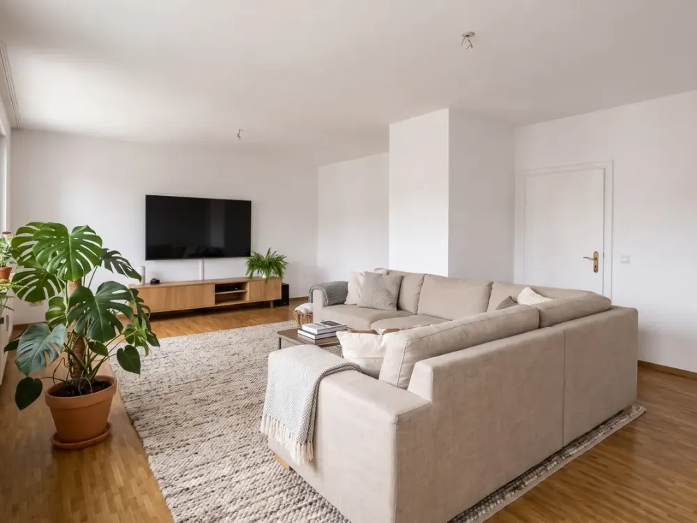 SANIERTE 2-ZIMMERWOHNUNG IN DER STADTMITTE ZU MIETEN!