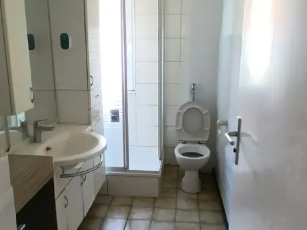 3 Zimmer mit Wintergarten, großzügige Wohnung mit neuer Einbauküche