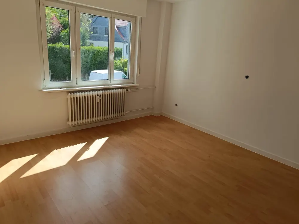 3 Zimmer mit Wintergarten, großzügige Wohnung mit neuer Einbauküche