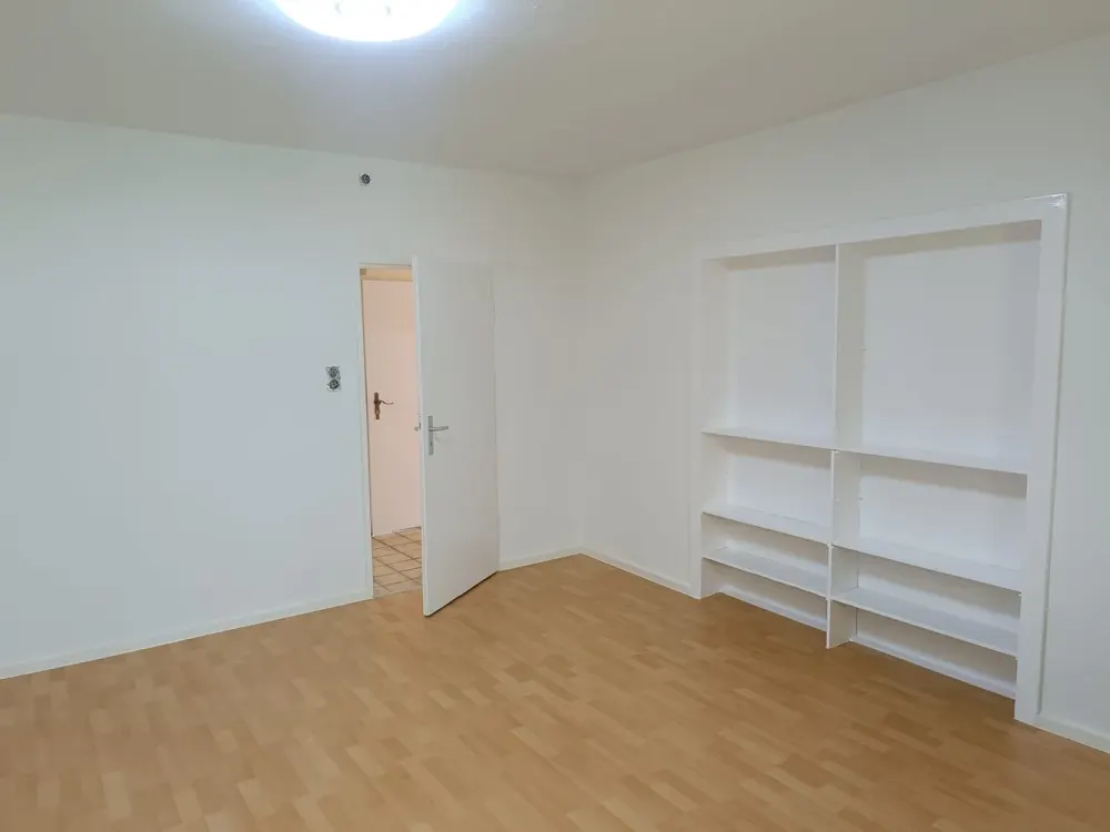 3 Zimmer mit Wintergarten, großzügige Wohnung mit neuer Einbauküche