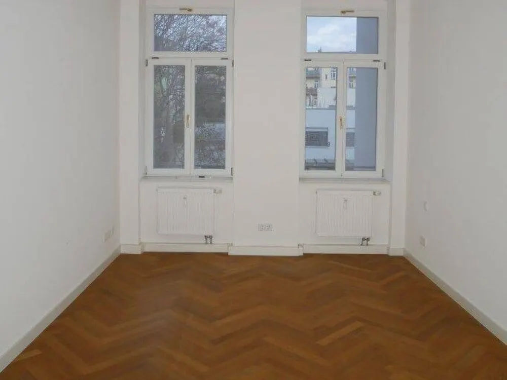 Eindrucksvolle Wohnung mit Balkon, Tageslichtbad mit Wanne!