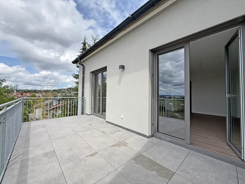 Stilvoll wohnen mit Weitblick, Exklusive Neubau-Maisonettewohnung mit großer Sonnenterrasse