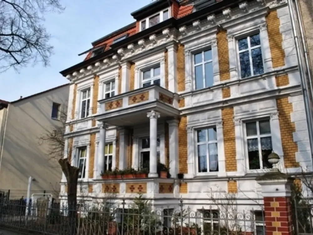 Möblierte 2 Zi Wohnung m. Balkon für max 2 Pers.