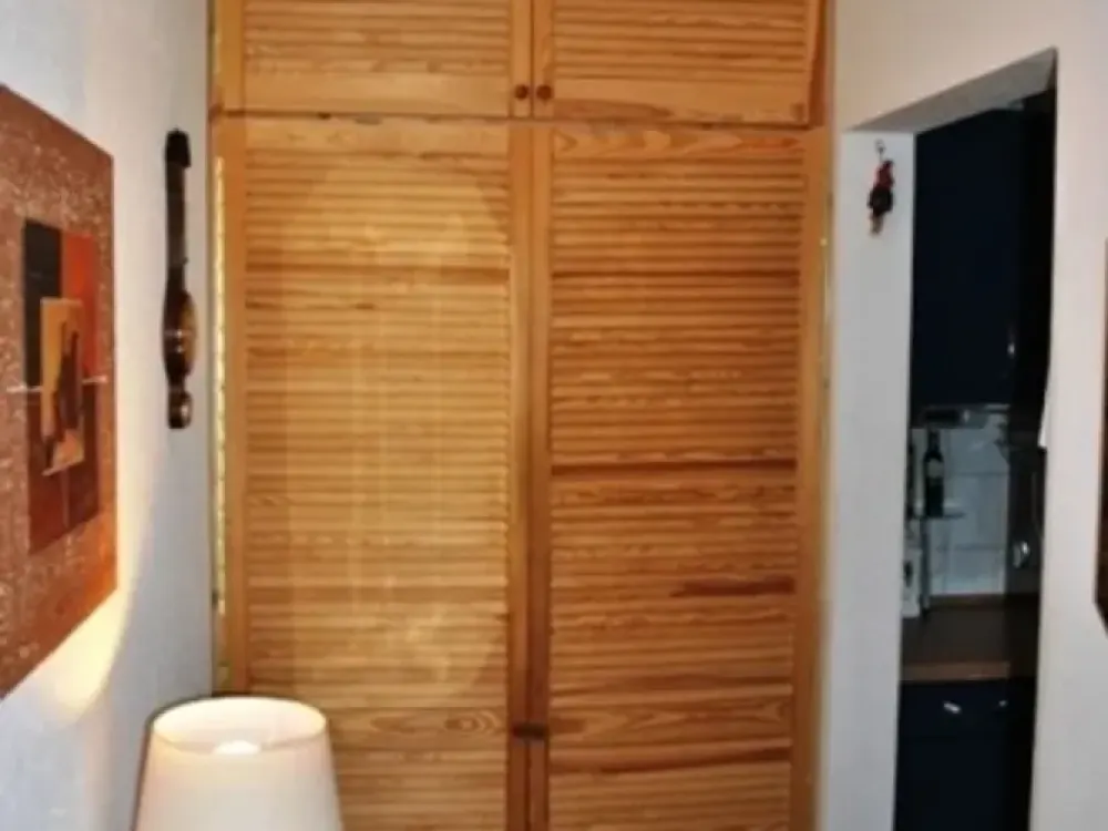 Möblierte 2 Zi Wohnung m. Balkon für max 2 Pers.