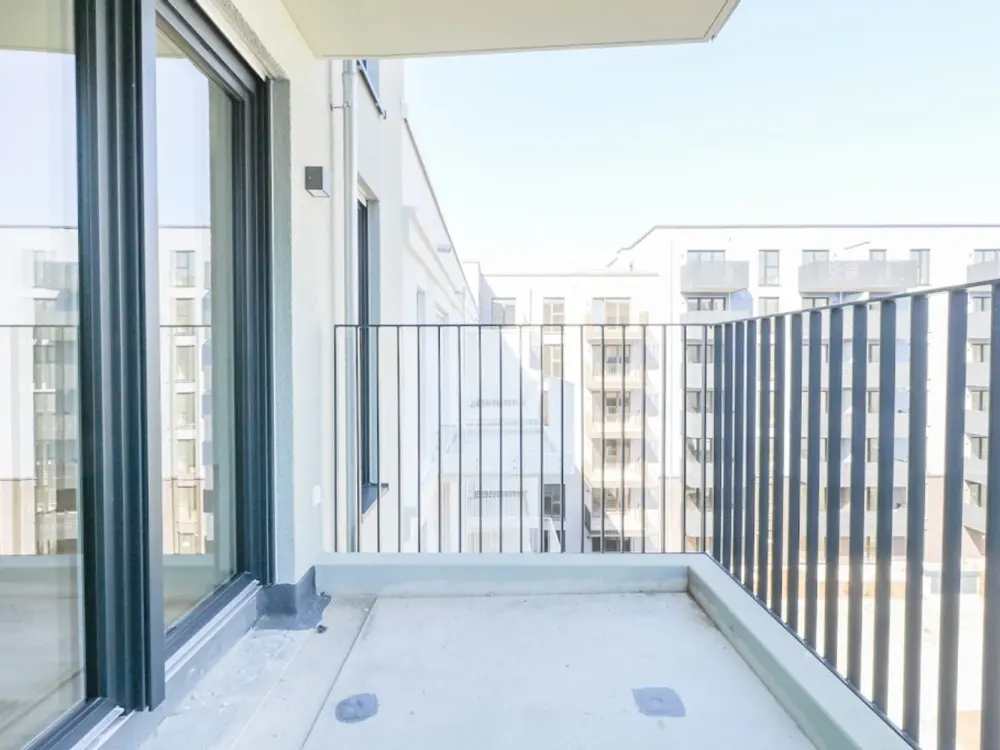 Lots of Space. Lots of Light. Lots of Home - 3-Room Apartment with Balcony and Fitted Kitchen