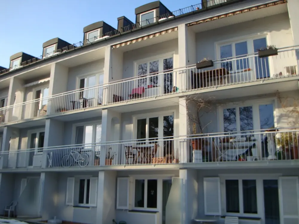 2 Zimmer Wohnung mit Balkon in Bestlage Münchens an der südlichen Auffahrtsallee nahe Schloss