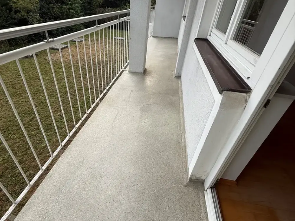 2 Zimmer Wohnung mit Balkon in Bestlage Münchens an der südlichen Auffahrtsallee nahe Schloss