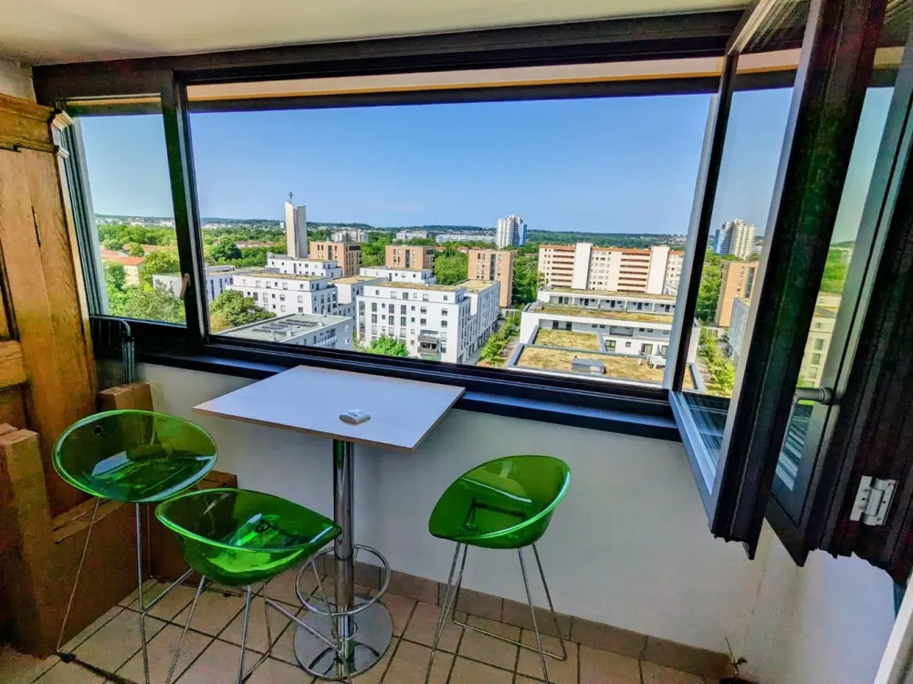 sehr schöne möbilierte 3 ZimmerWohnung mit Loggia in Stuttgart-Fasanenhof