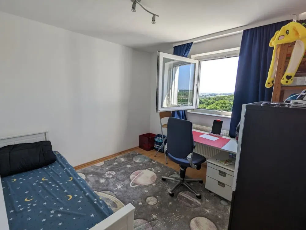 sehr schöne möbilierte 3 ZimmerWohnung mit Loggia in Stuttgart-Fasanenhof