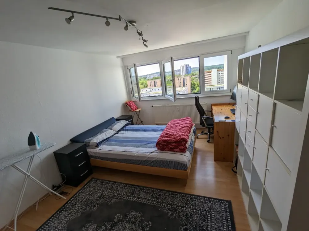 sehr schöne möbilierte 3 ZimmerWohnung mit Loggia in Stuttgart-Fasanenhof