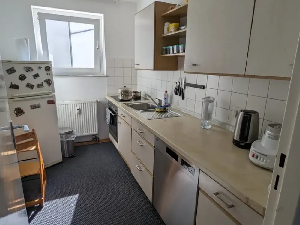 sehr schöne möbilierte 3 ZimmerWohnung mit Loggia in Stuttgart-Fasanenhof