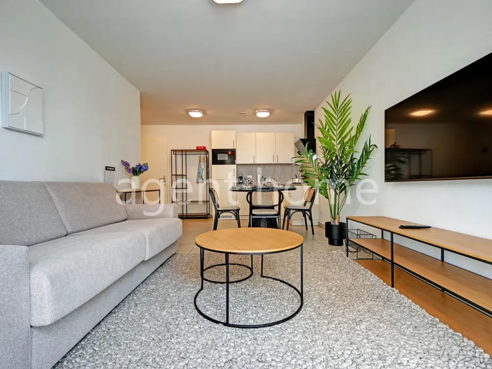 FURNISHED - COOL DESIGN - Modern Business Apartment